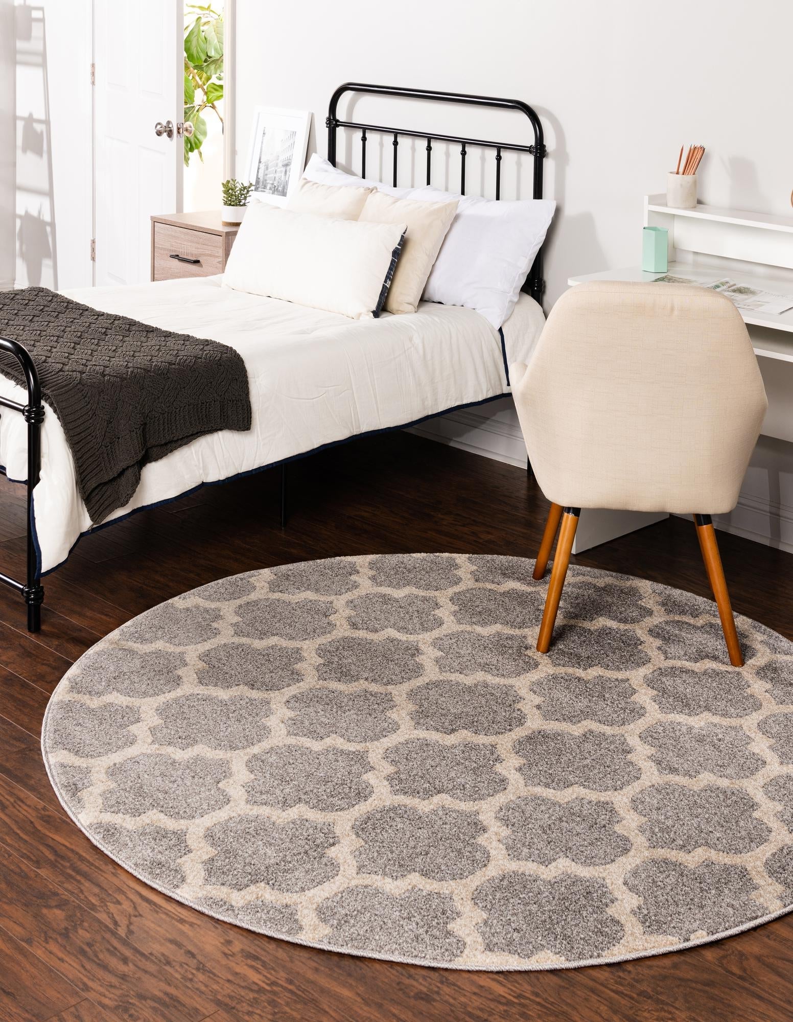 Lattice Gardens Collection Area Rug -  Bloomfield (Light Gray)