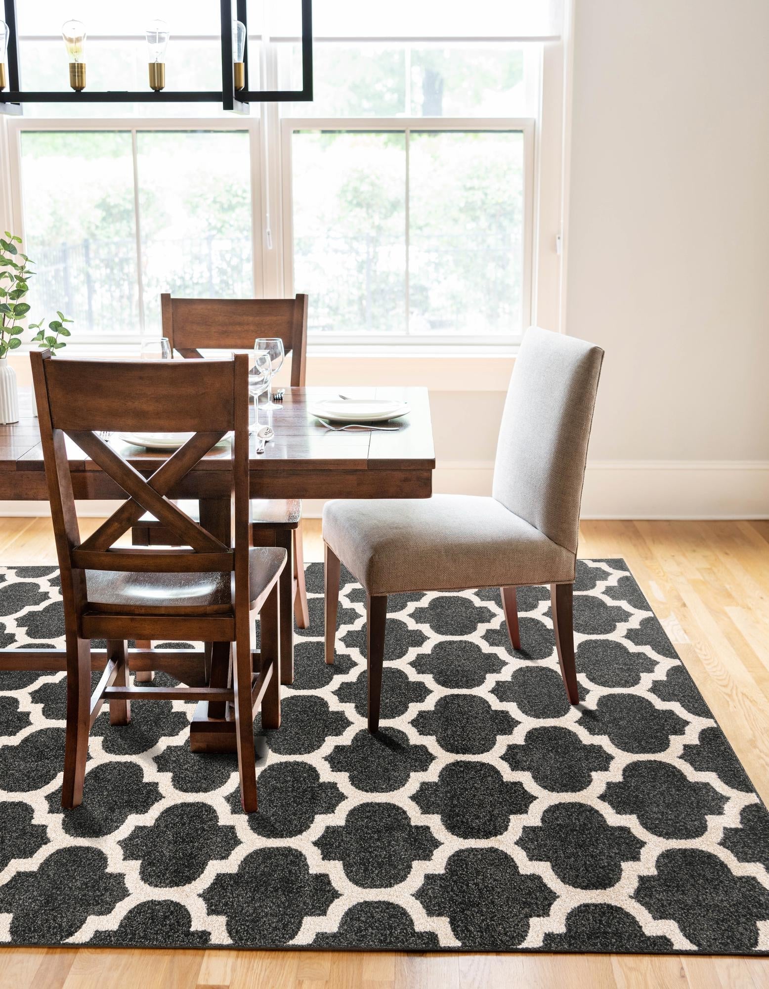 Lattice Gardens Collection Area Rug -  Bloomfield (Black)