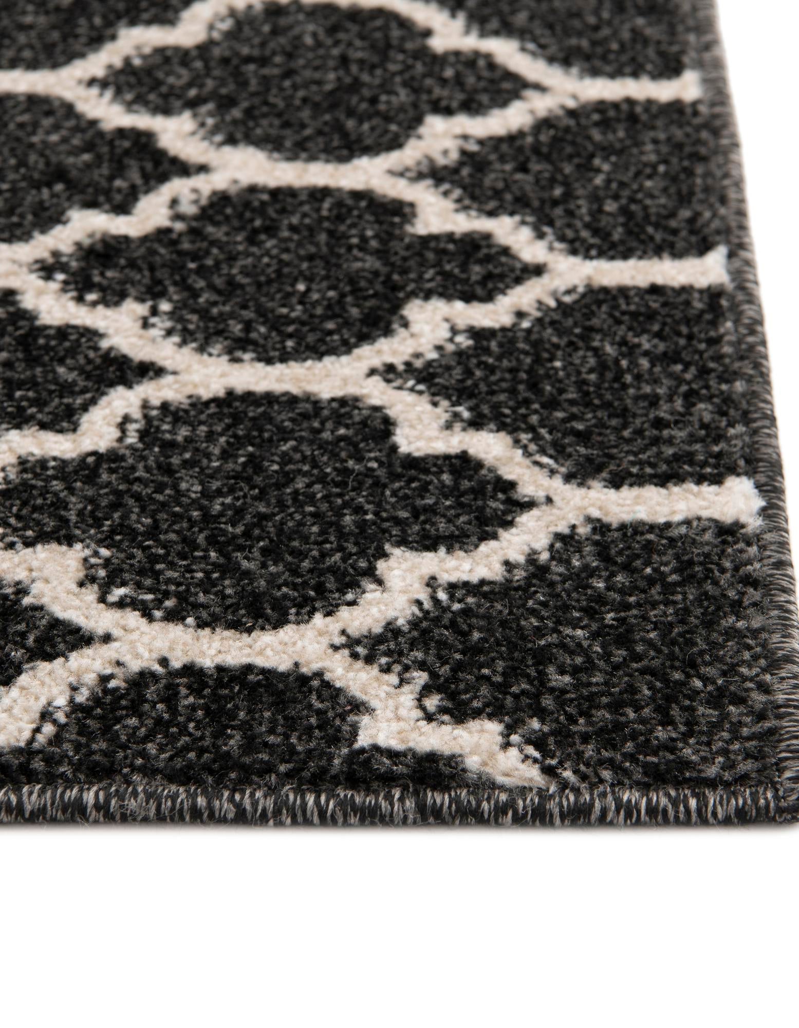 Lattice Gardens Collection Area Rug -  Bloomfield (Black)