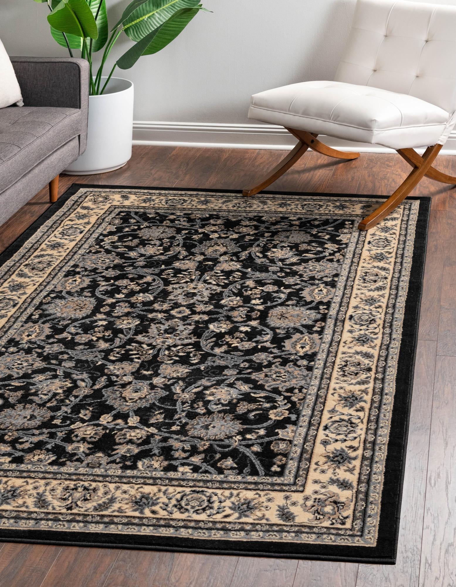 Isfahan Elegance Collection Area Rug - Naghsh-e Jahan (Black)