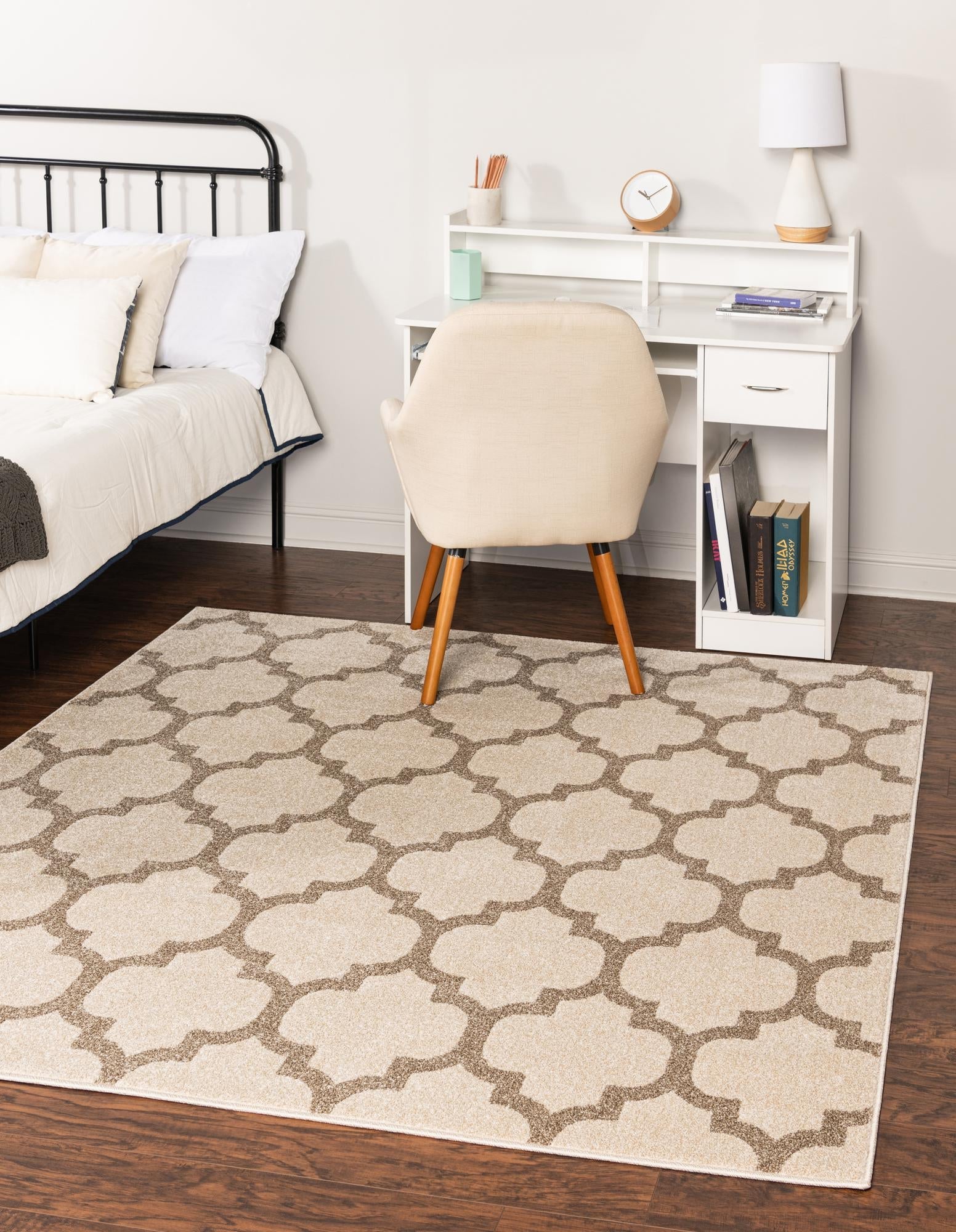 Lattice Gardens Collection Area Rug -  Bloomfield (Beige and Light Brown)