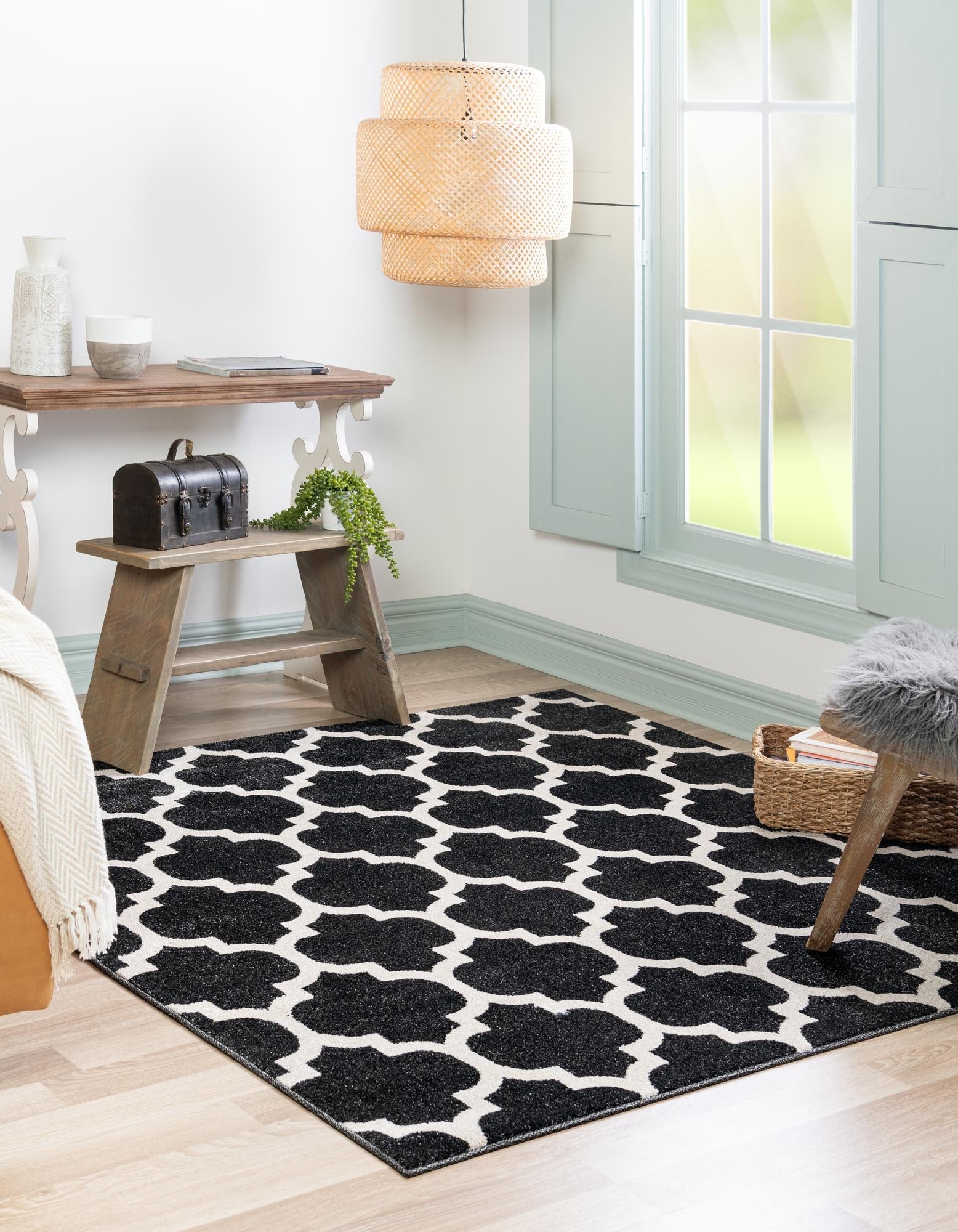 Lattice Gardens Collection Area Rug -  Bloomfield (Black)