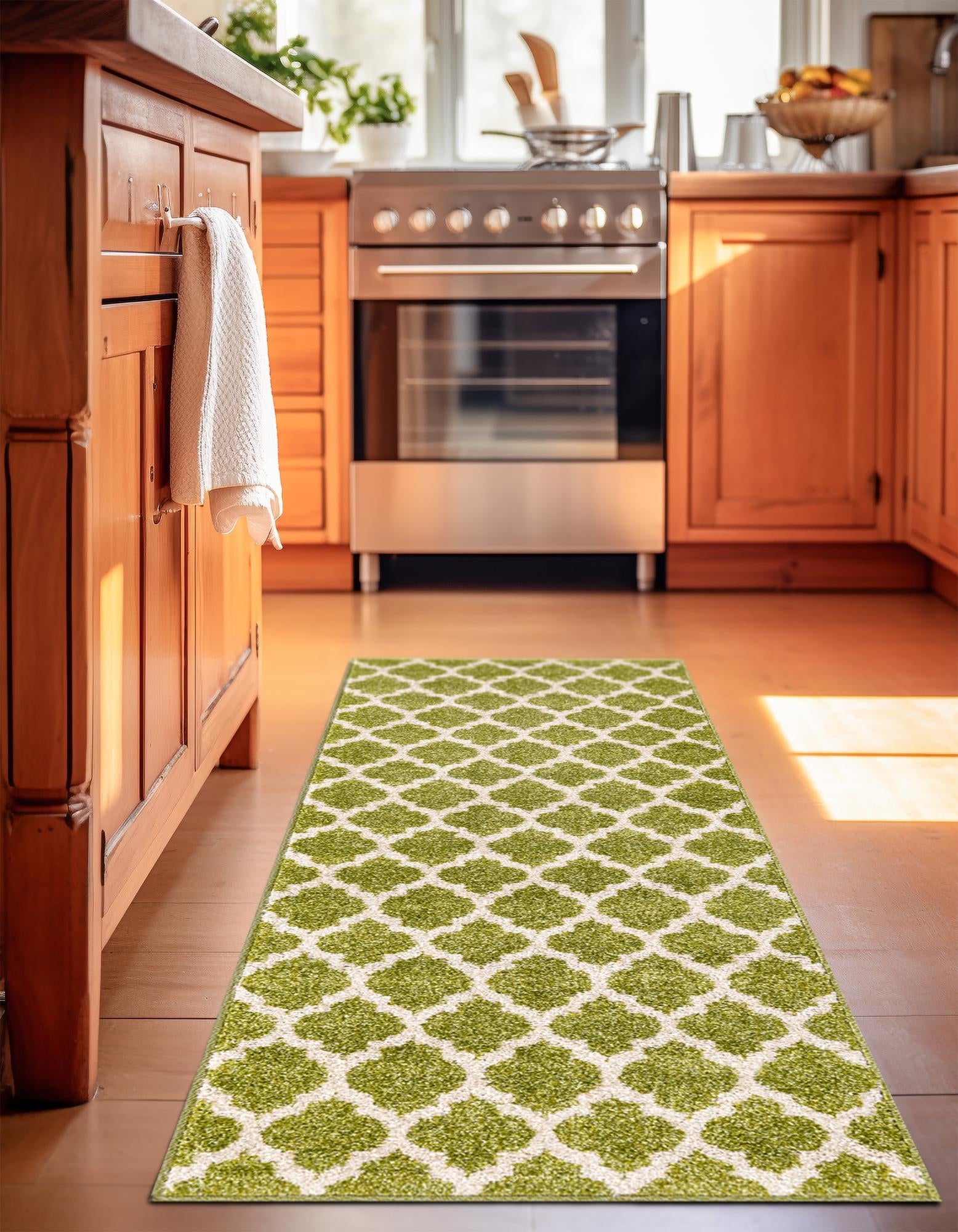 Lattice Gardens Collection Area Rug -  Bloomfield (Light Green)