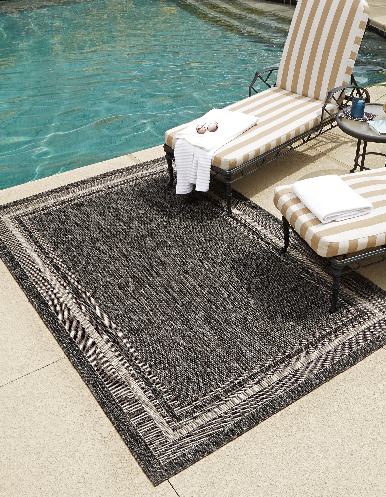 Terrace Fringe Collection Area Rug - Veranda (Black)