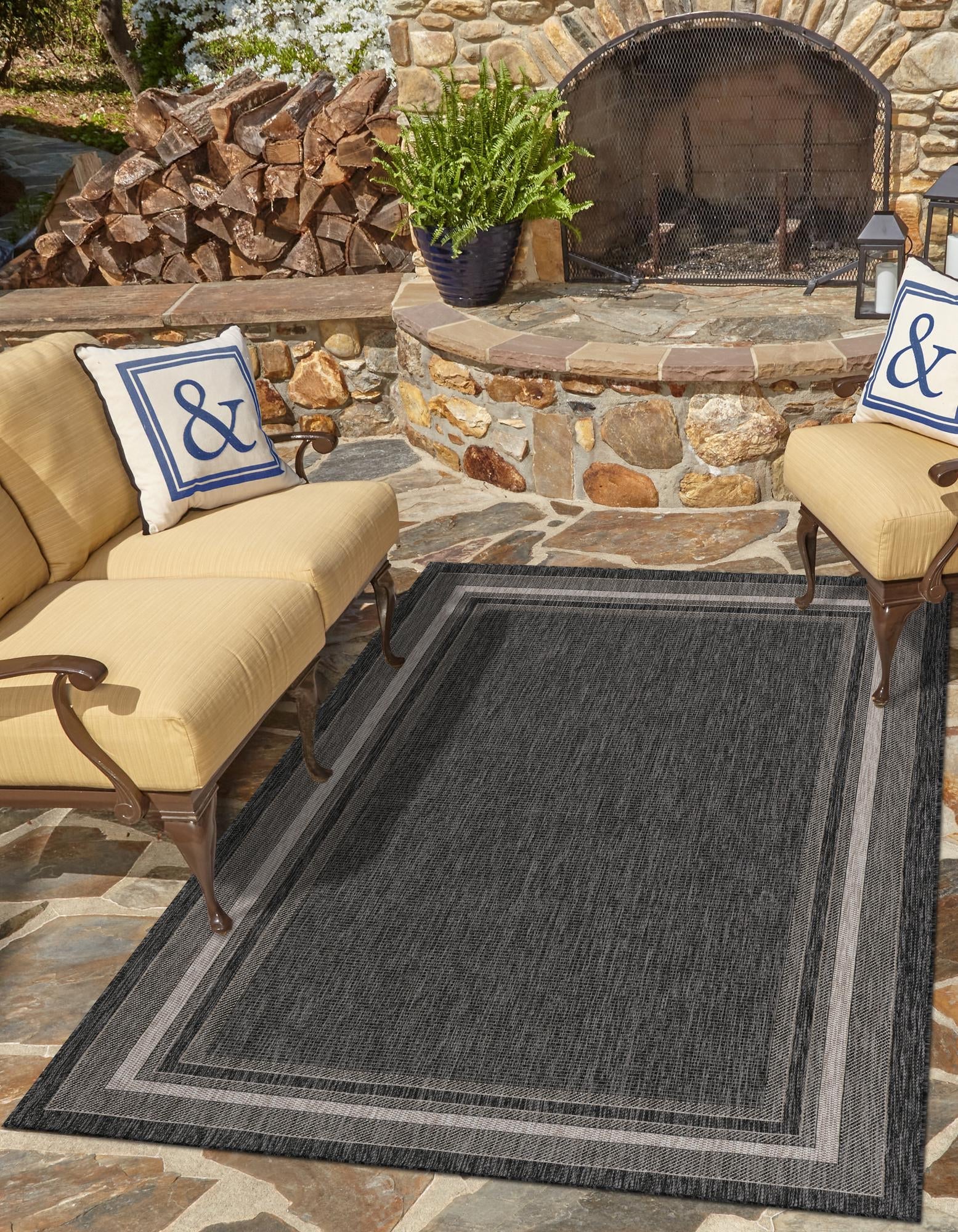 Terrace Fringe Collection Area Rug - Veranda (Black)