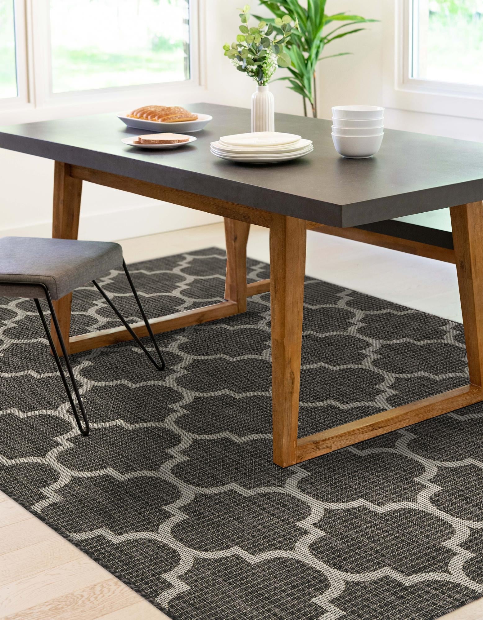 Seaside Lattice Collection Area Rug - Arbor (Black)