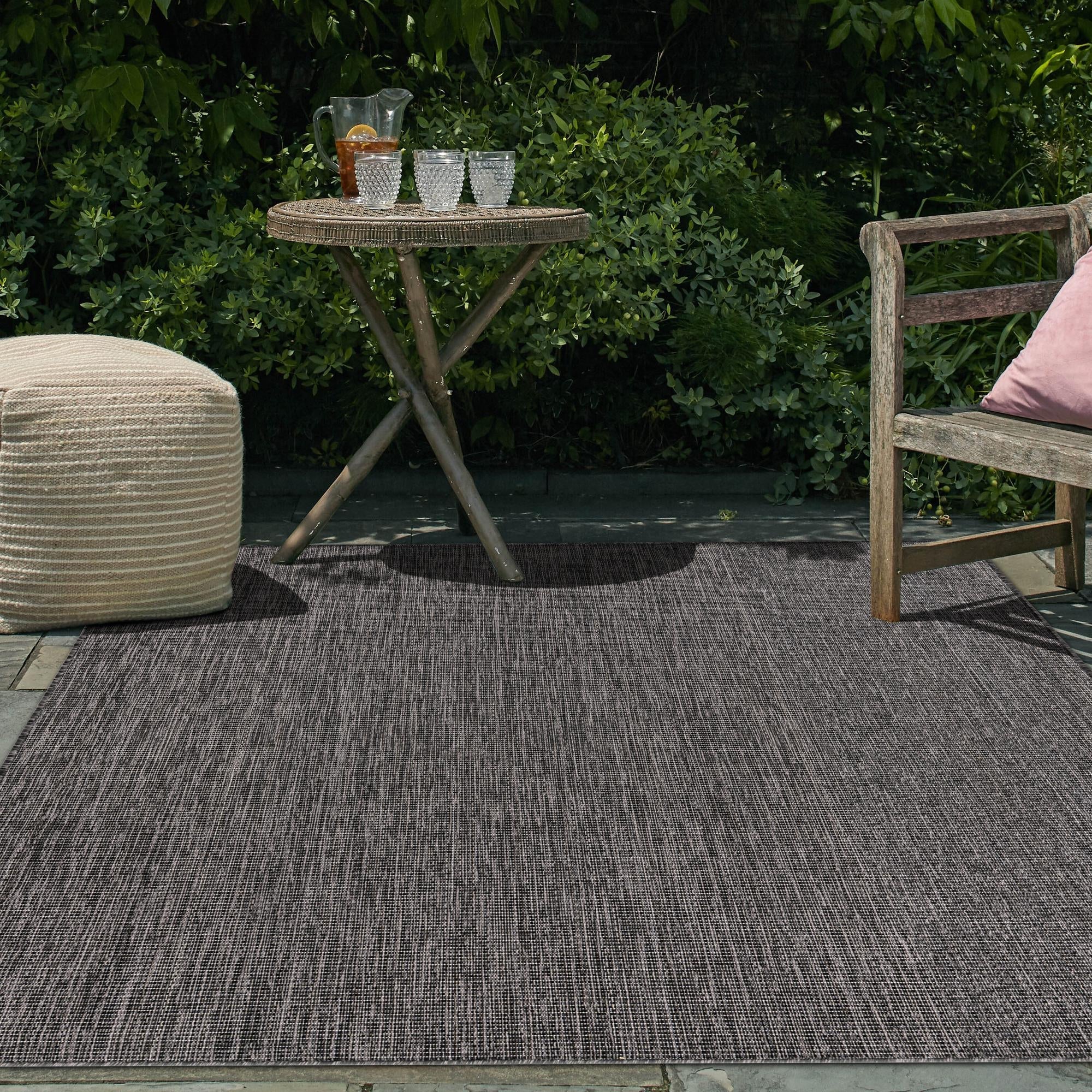 Seaside Serenity Collection Area Rug - Veranda (Black)