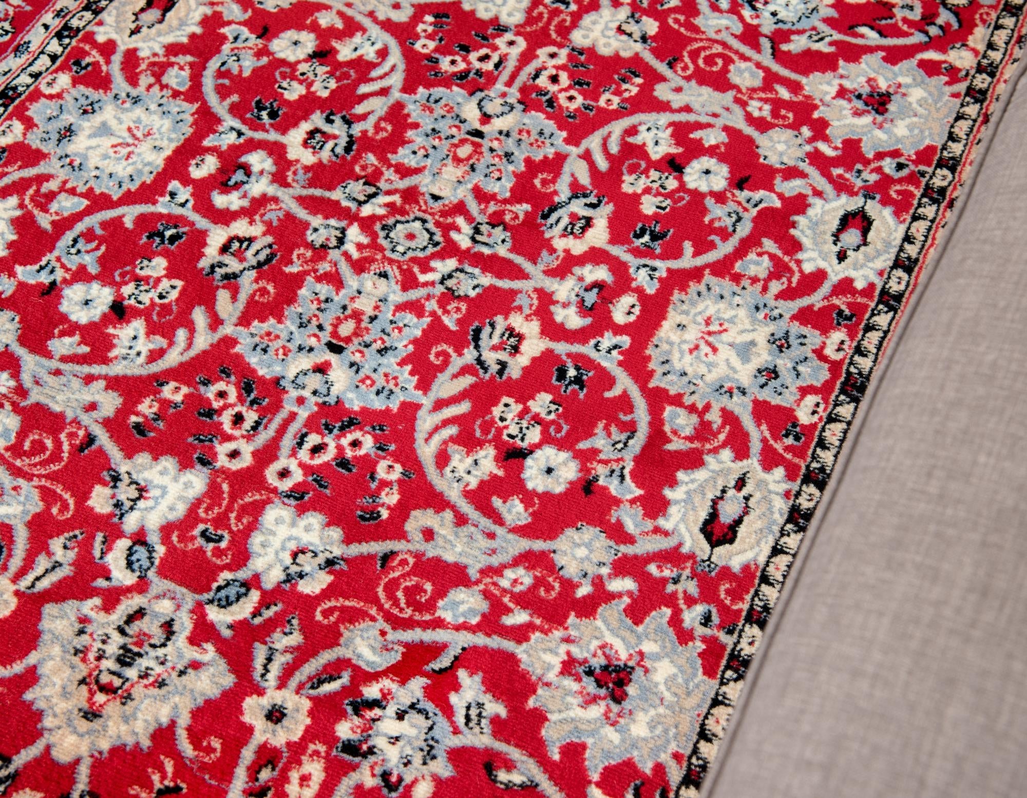 Isfahan Elegance Collection Area Rug - Naghsh-e Jahan (Red)