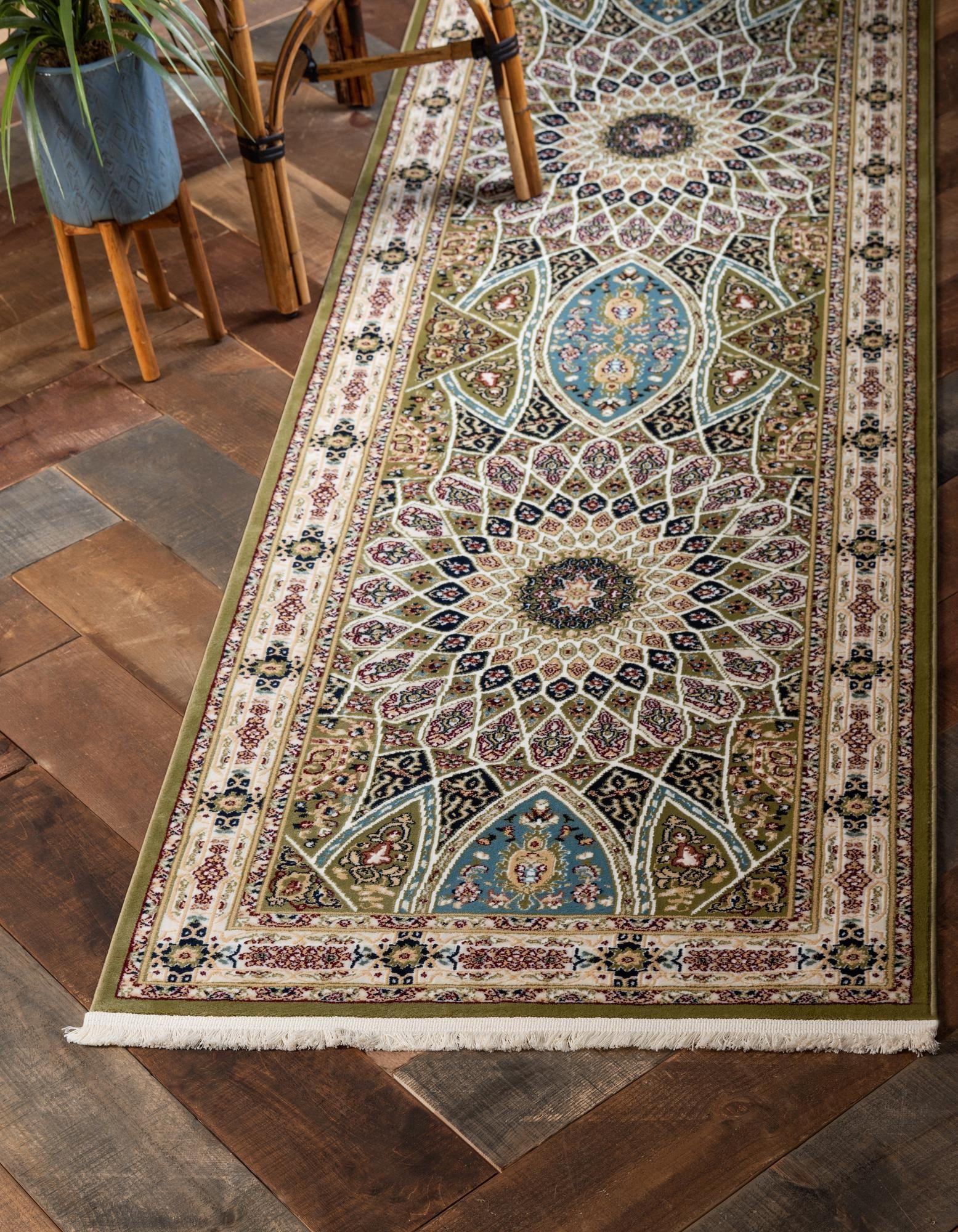 Persian Elegance Collection Area Rug -  Hamedan (Green)