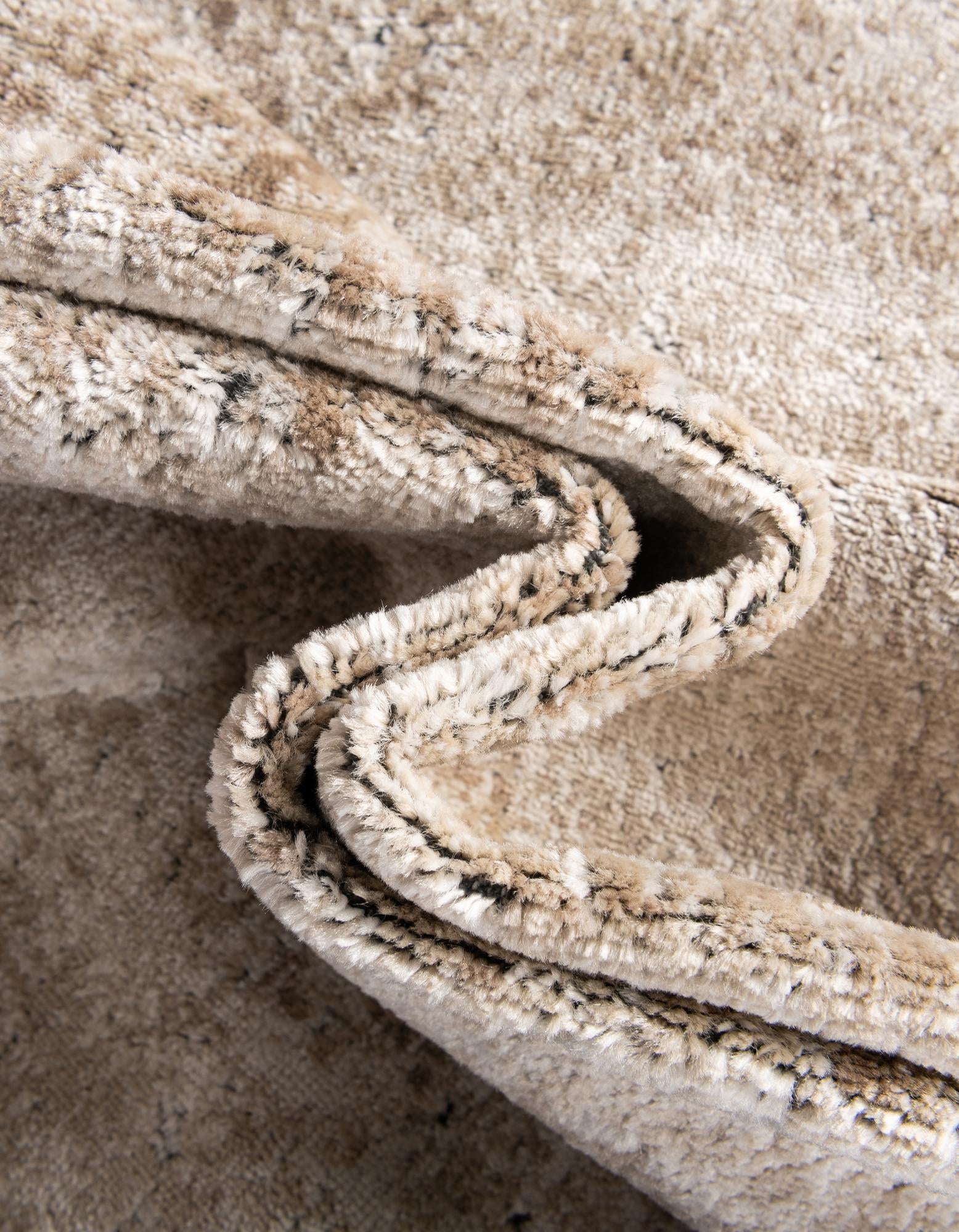 Coastal Manor Collection Area Rug -  Wavecrest