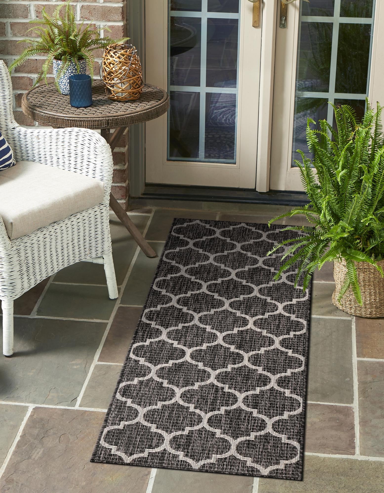 Seaside Lattice Collection Area Rug - Arbor (Black)