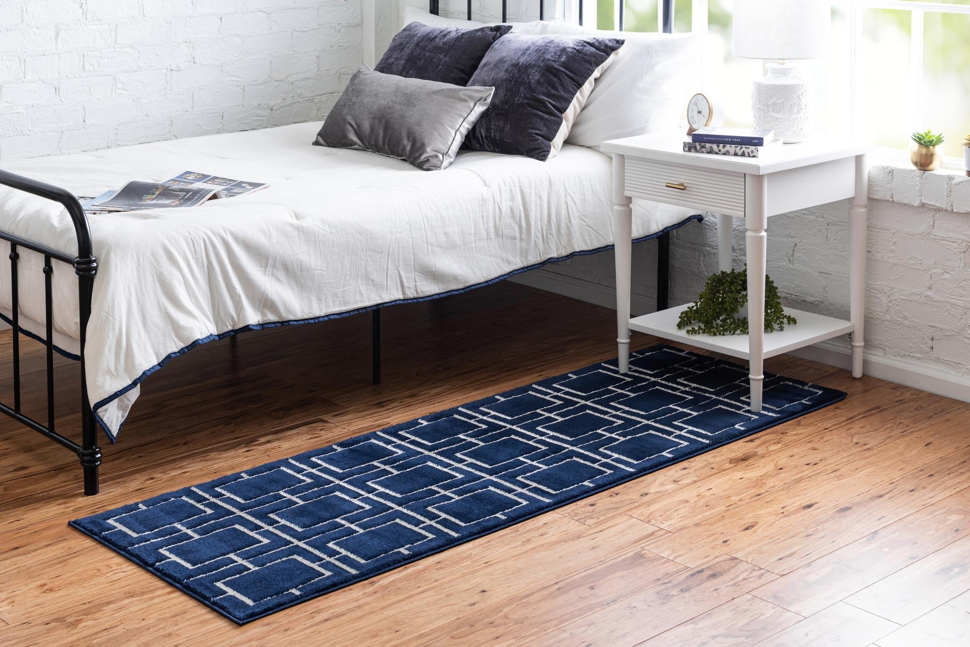 Hollywood Luxe Collection Area Rug -  Beverly (Navy Blue Silver)