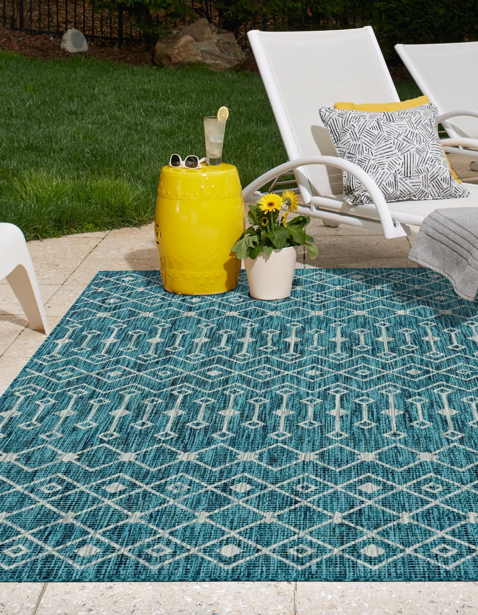 Seaside Lattice Collection Area Rug -  Pergola (Teal)