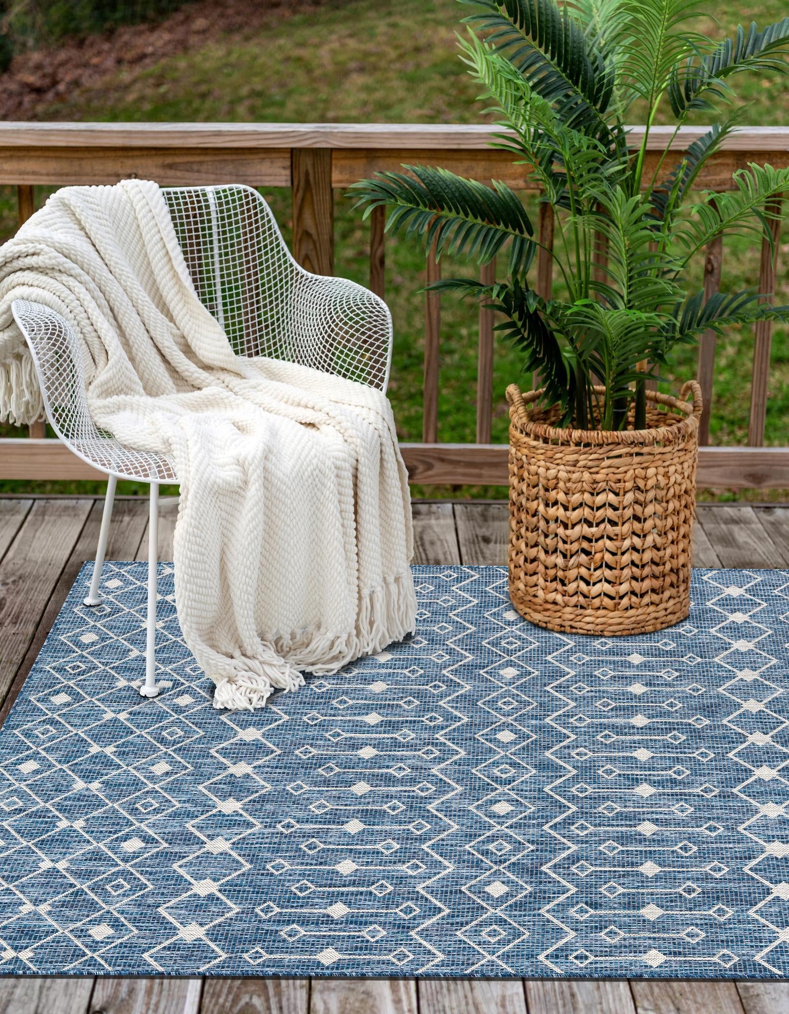 Seaside Lattice Collection Area Rug -  Pergola (Blue)