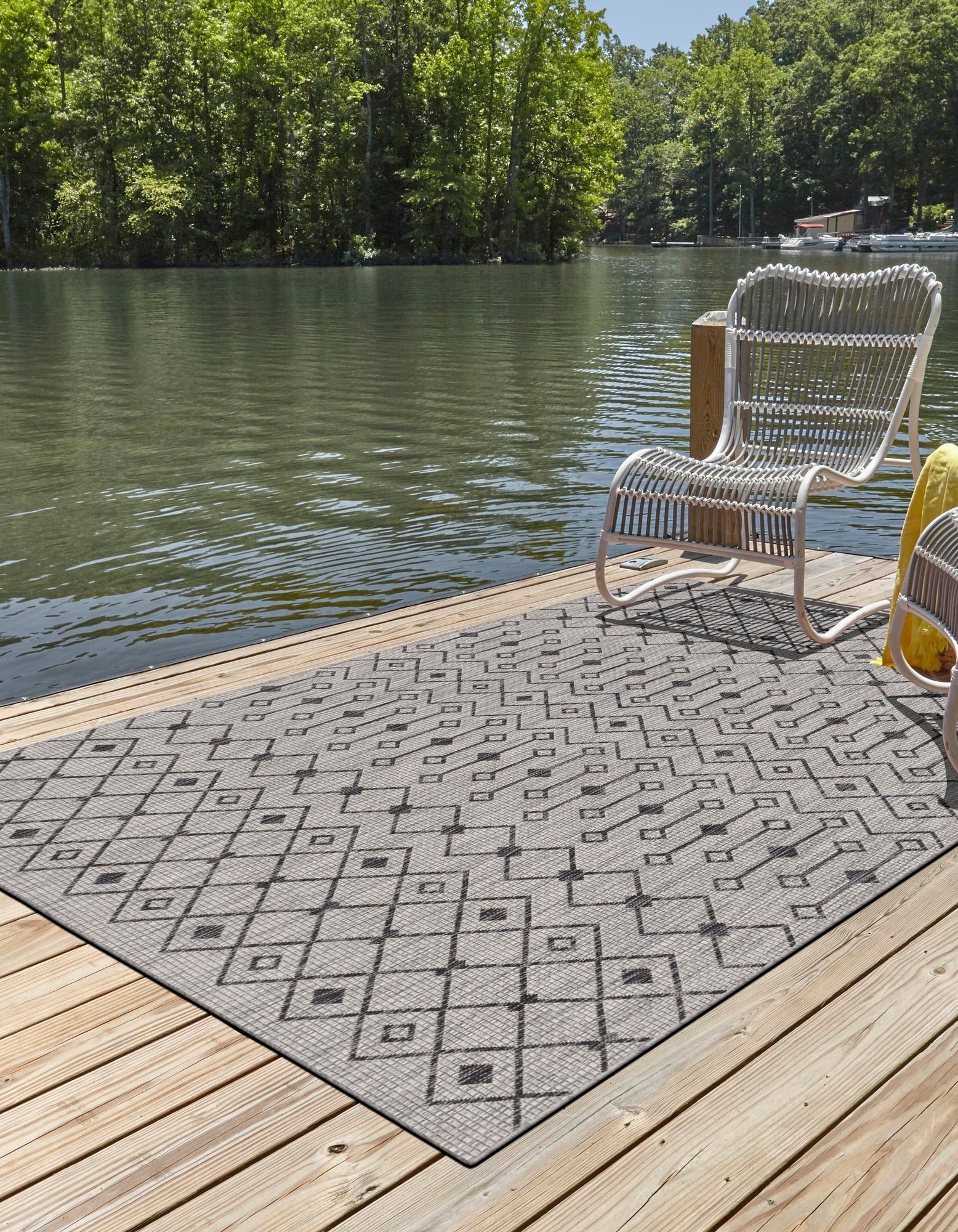 Seaside Lattice Collection Area Rug -  Pergola (Gray)