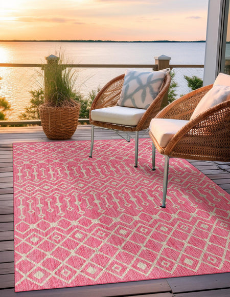 Seaside Lattice Collection Area Rug -  Pergola (Fuschia)