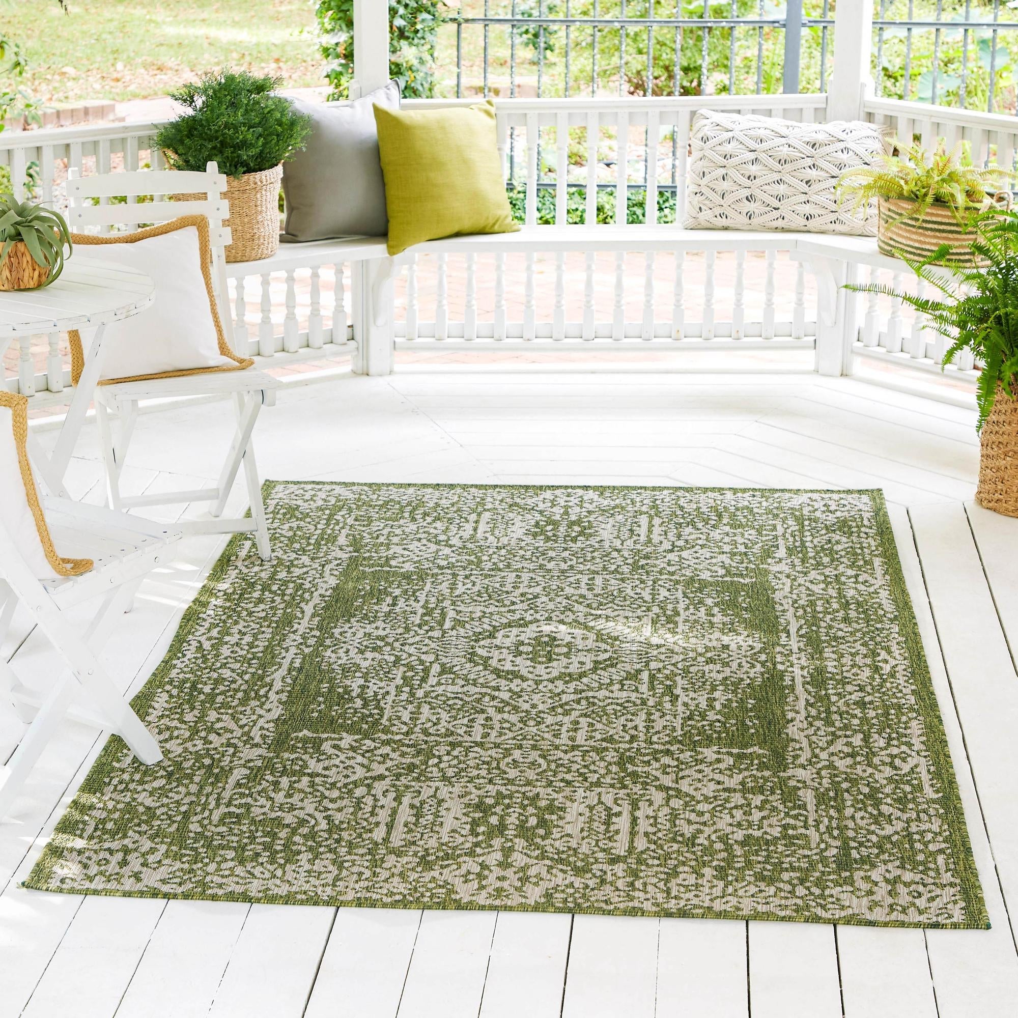 Patio Heritage Collection Area Rug - Savannah (Green)