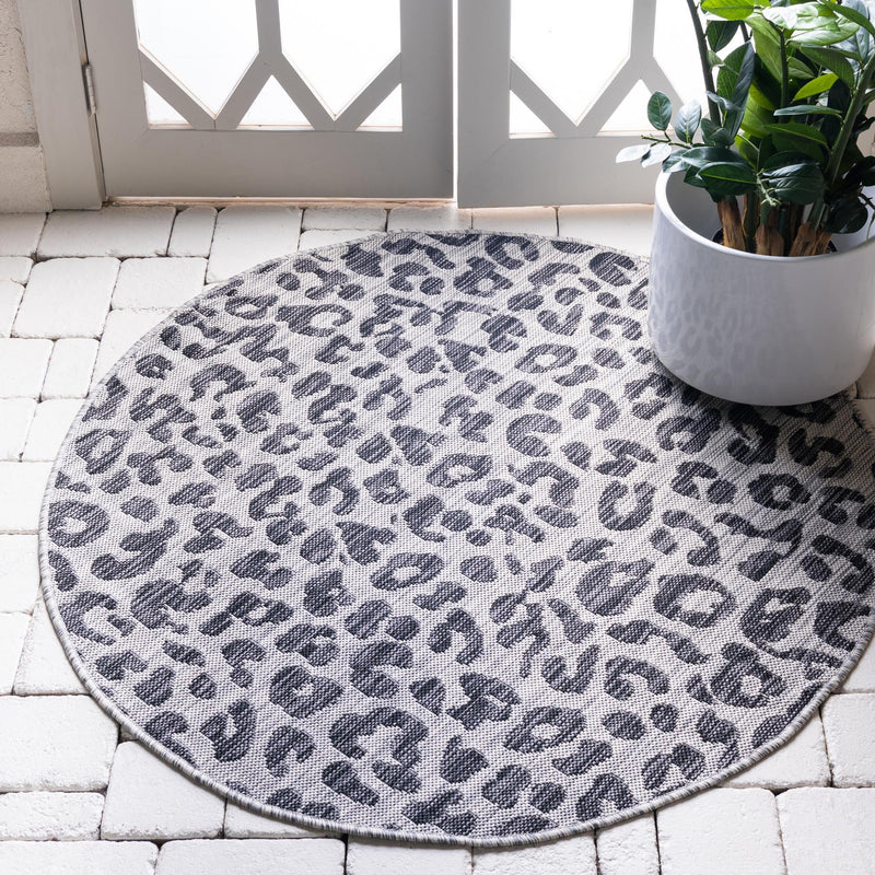 Jungle Expedition Collection Area Rug -  Amazon (Light Gray) Round Light Gray  lifestyle 19