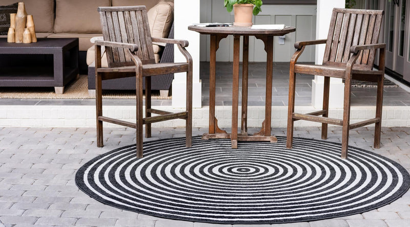 Catalina Cove Outdoor Collection Area Rug - Avalon Round Black  lifestyle 107