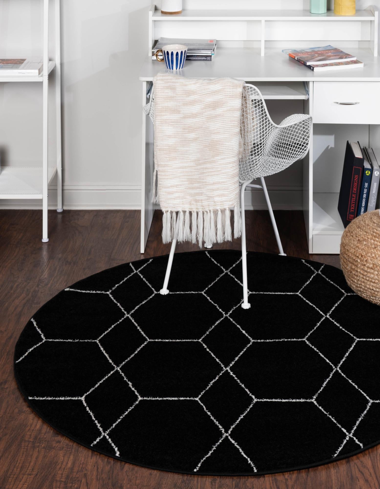 Trellis Mosaic Collection Area Rug - Arborville (Black)