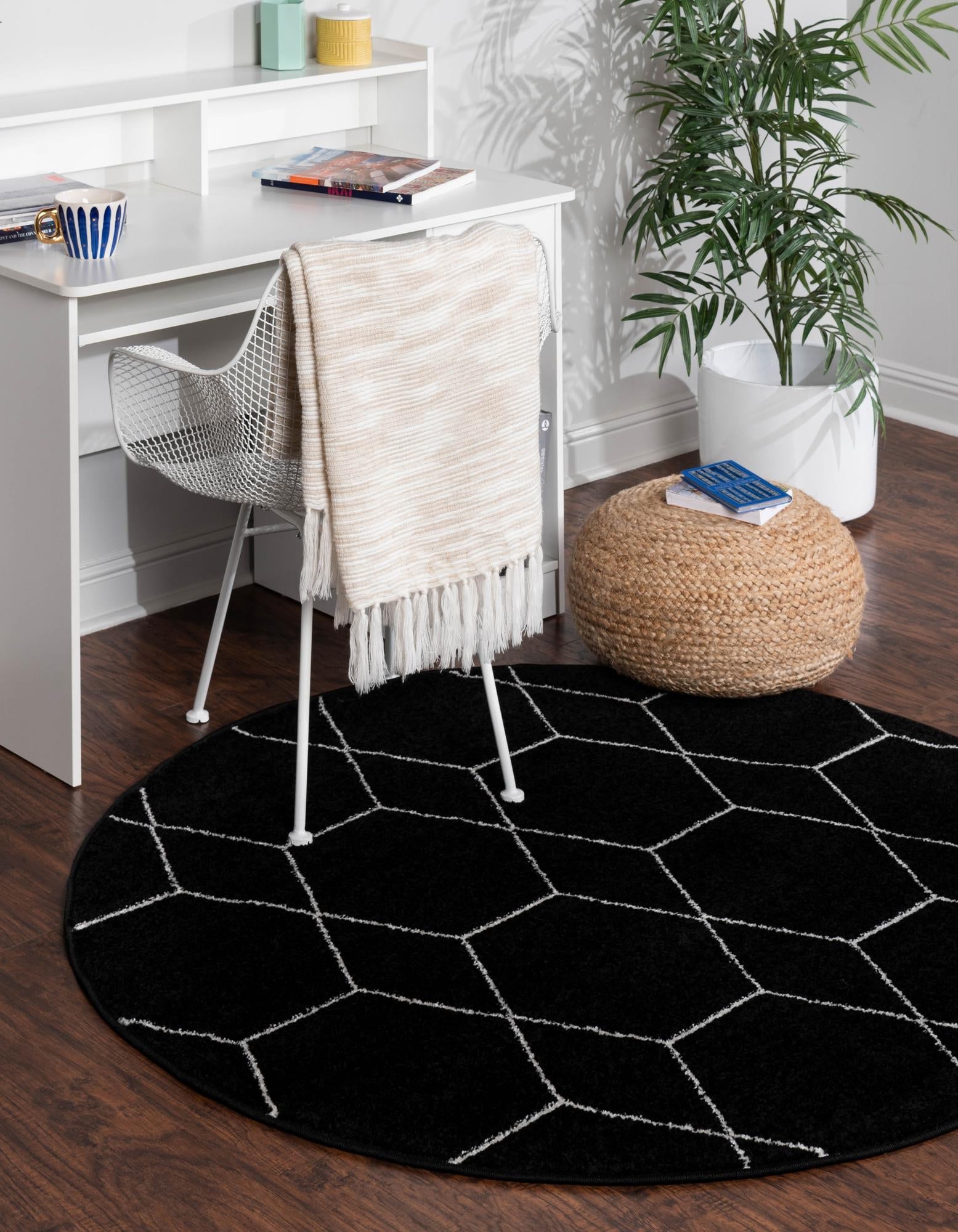 Trellis Mosaic Collection Area Rug - Arborville (Black)