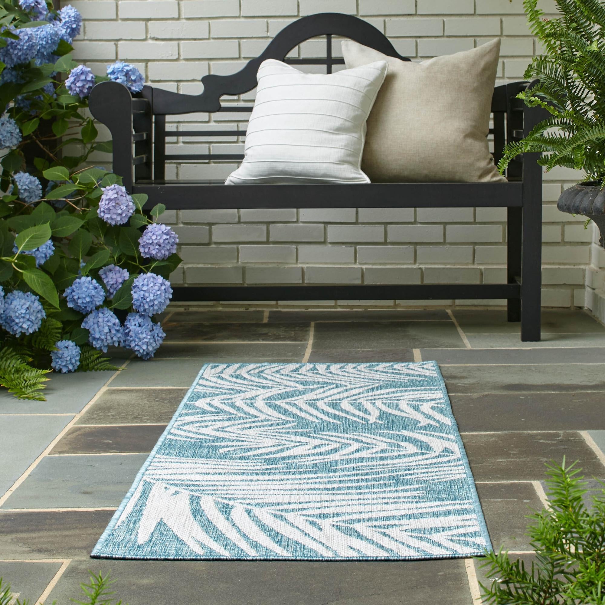 Seaside Blooms Collection Area Rug - Verdure (Light Aqua)