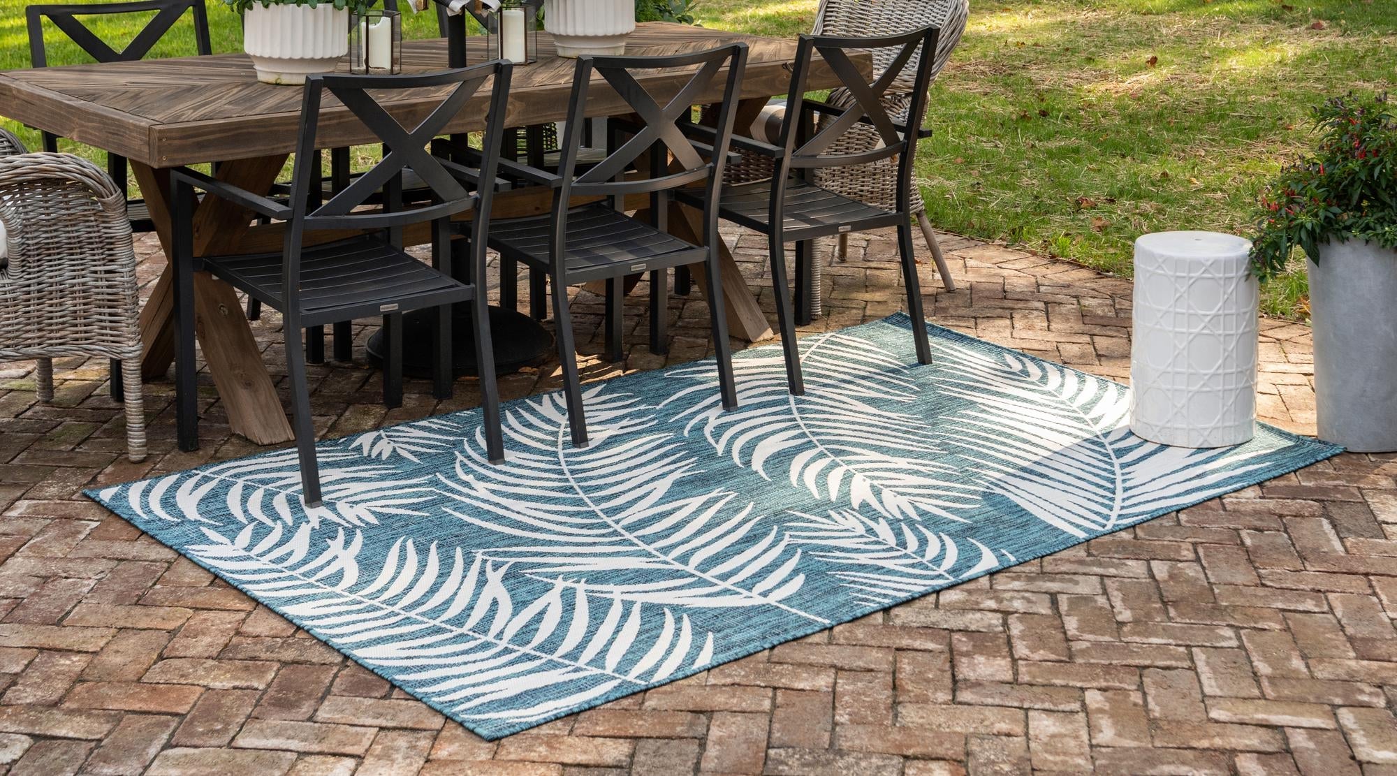 Seaside Blooms Collection Area Rug - Verdure (Teal)