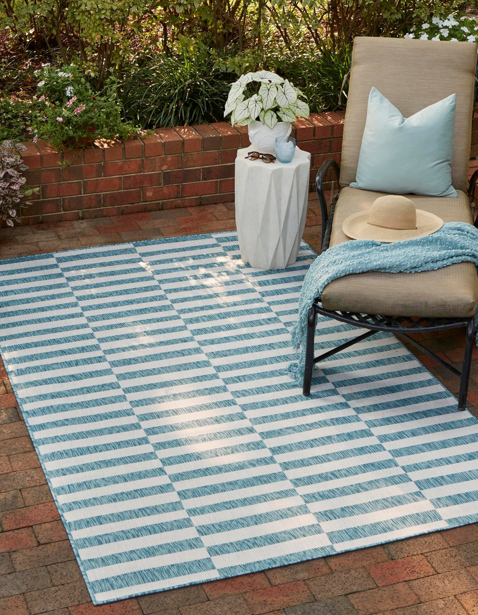 Seaside Stripes Collection Area Rug - Cabana (Light Aqua)