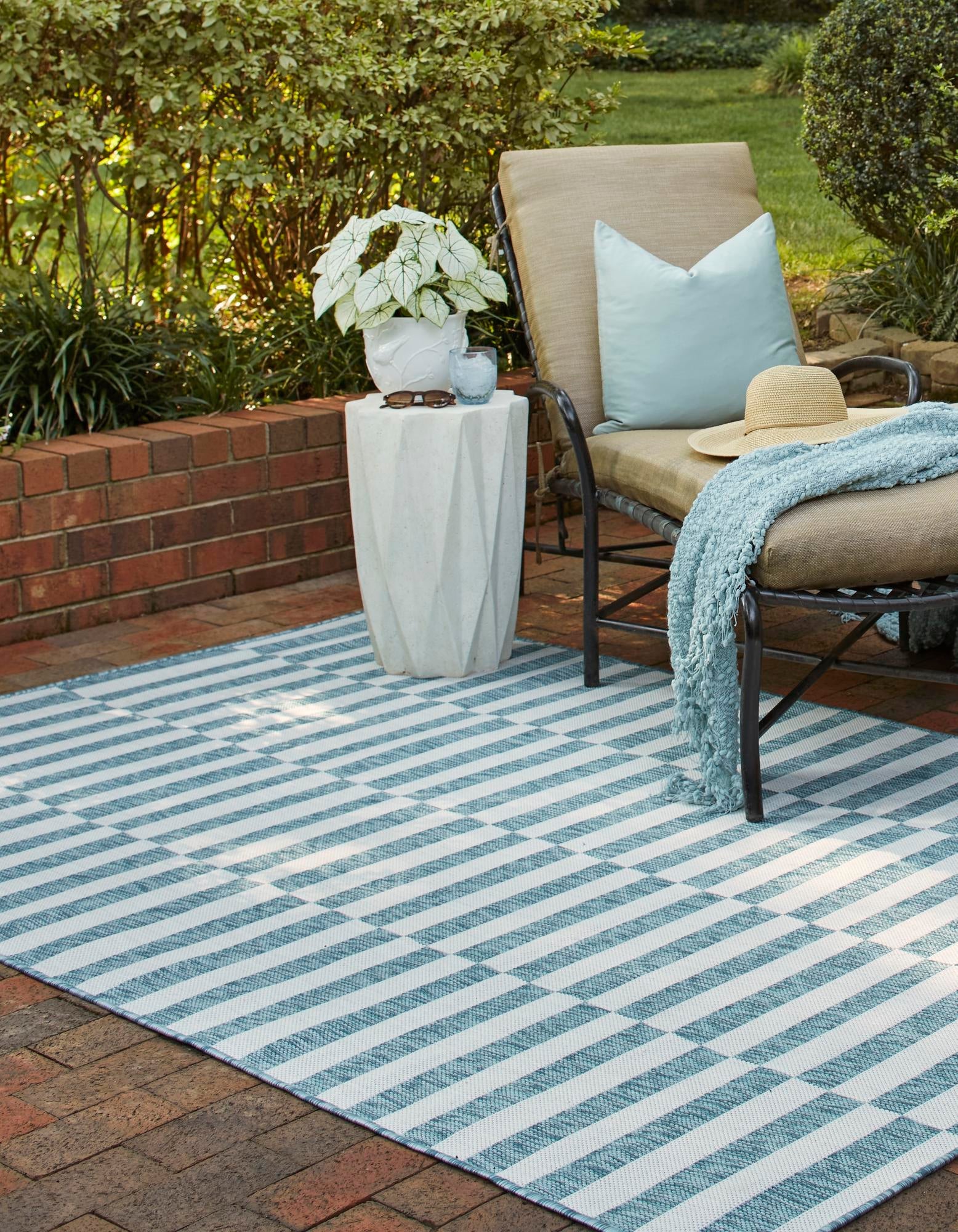 Seaside Stripes Collection Area Rug - Cabana (Light Aqua)