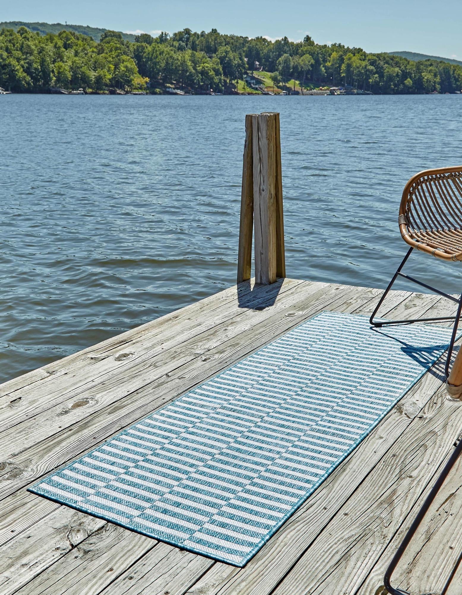 Seaside Stripes Collection Area Rug - Cabana (Light Aqua)