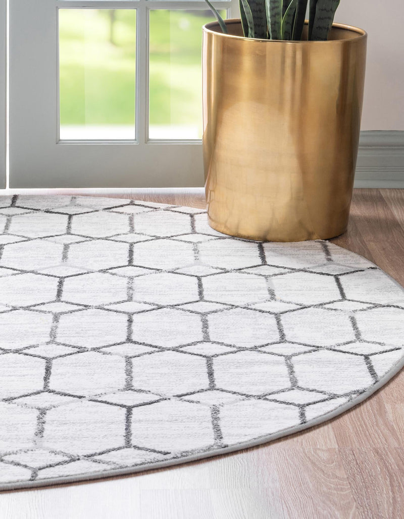 Garden Maze Retreat Collection Area Rug - Hedgegrove Round White  lifestyle 80