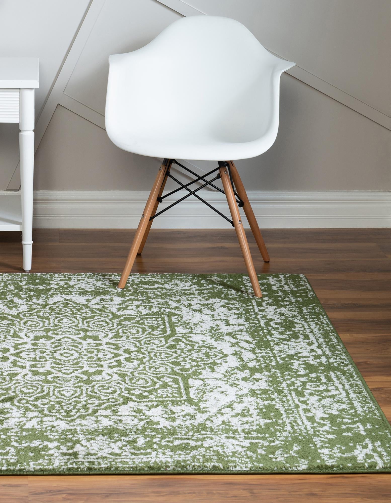 Georgetown Rugs Collection Area Rug - Dupont (Green)