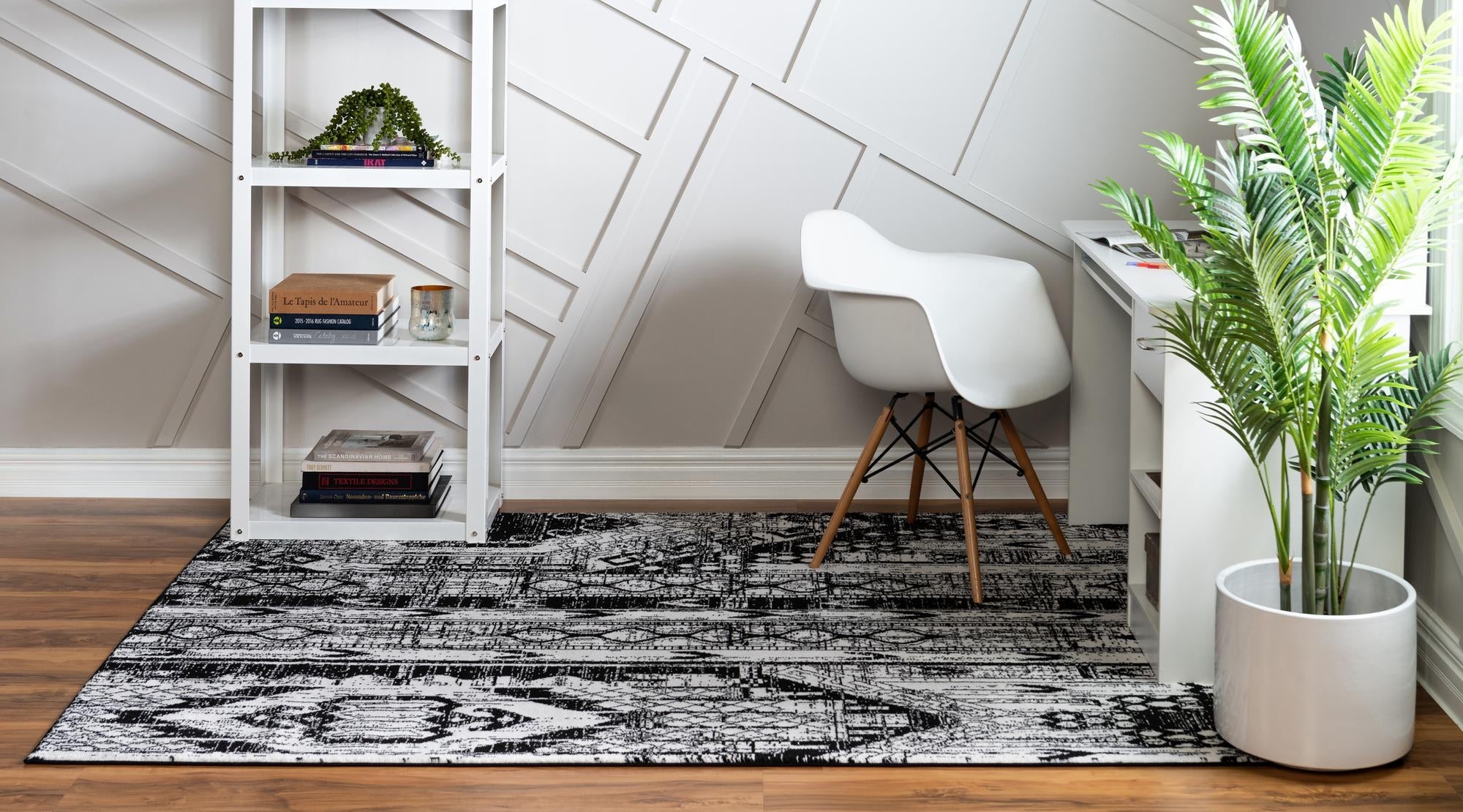 Cascade Range Collection Area Rug - Hood (Black and White)