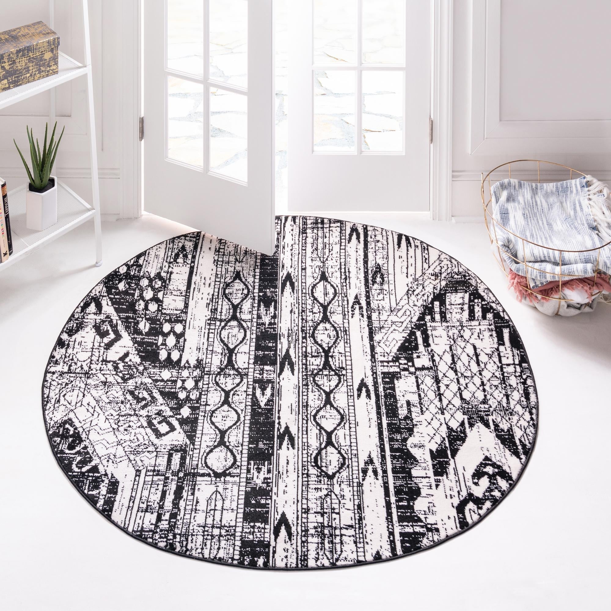 Cascade Range Collection Area Rug - Hood (Black and White)