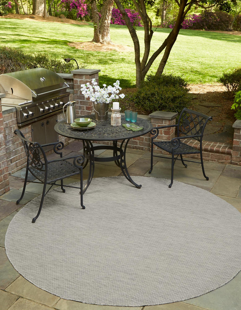 Patio Perfection Collection Area Rug - Veranda (Light Gray) Round Light Gray  lifestyle 18