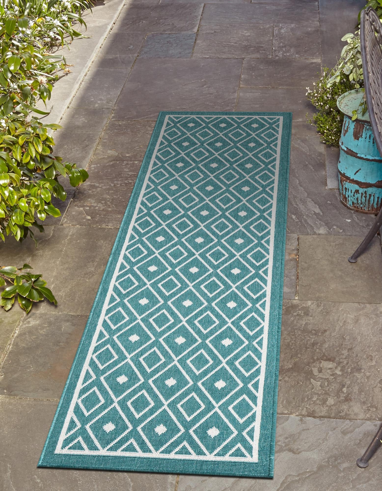 Seaside Lattice Collection Area Rug - Brighton