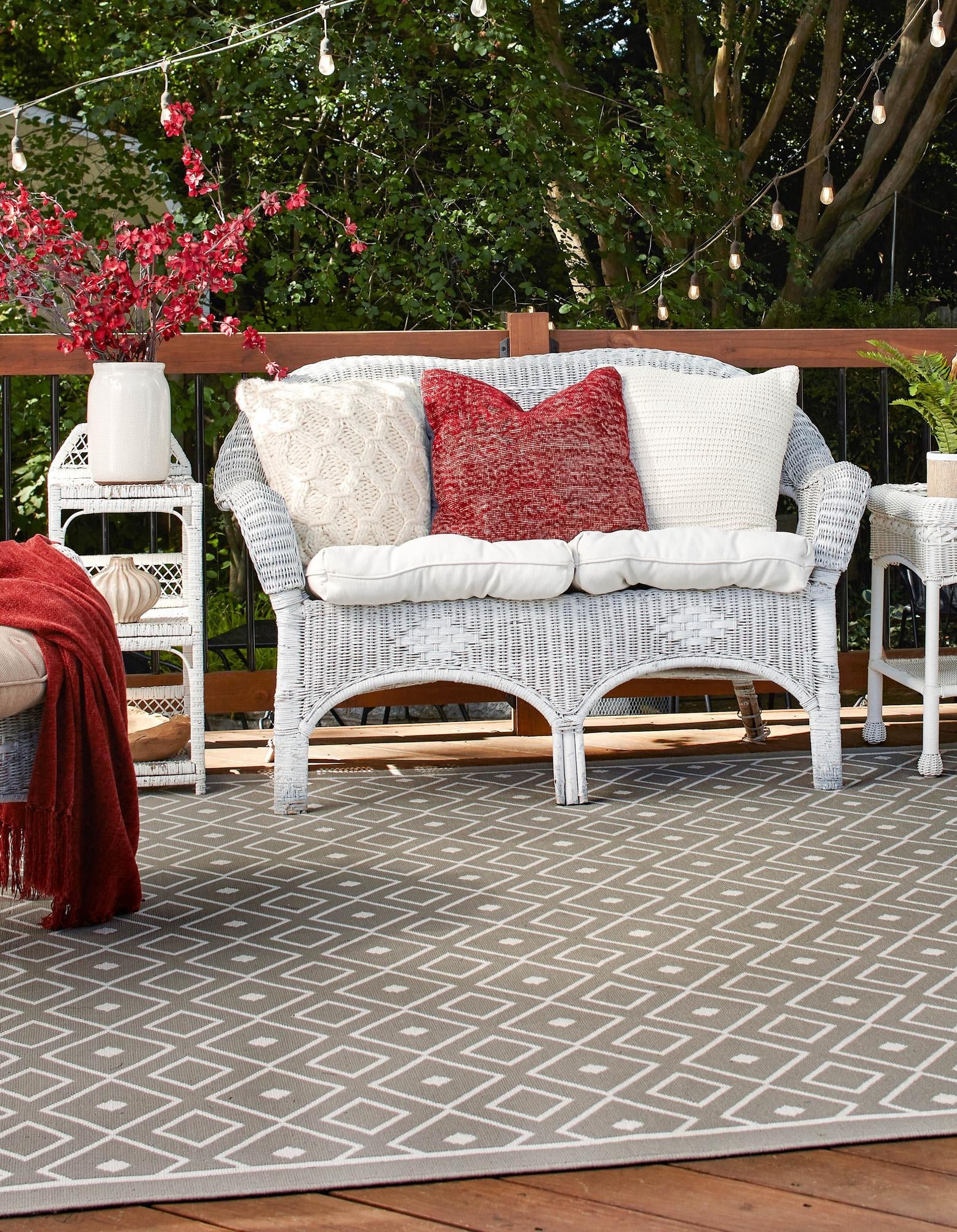 Seaside Lattice Collection Area Rug - Brighton