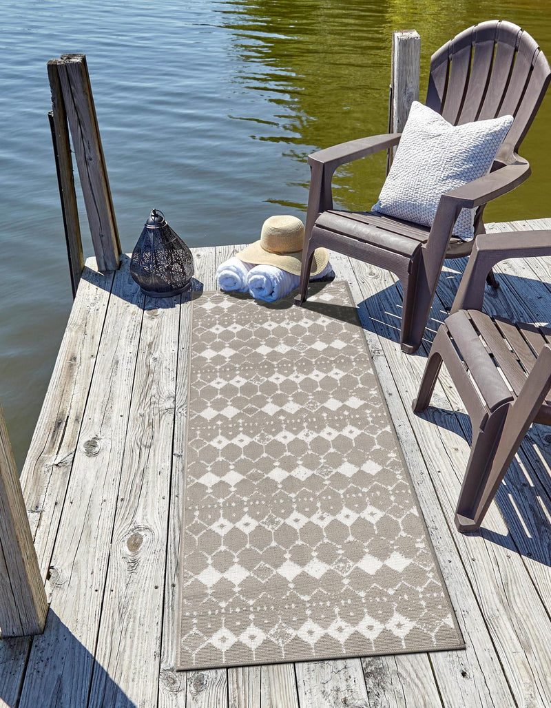 Seaside Lattice Collection Area Rug -  Margate Runner Gray  lifestyle 218