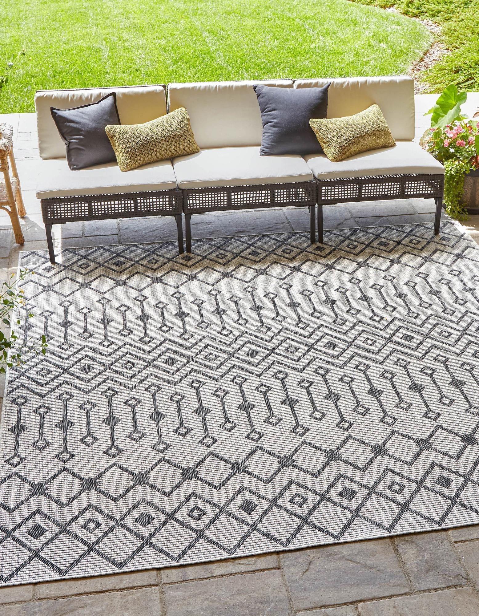 Seaside Lattice Collection Area Rug -  Pergola (Gray)