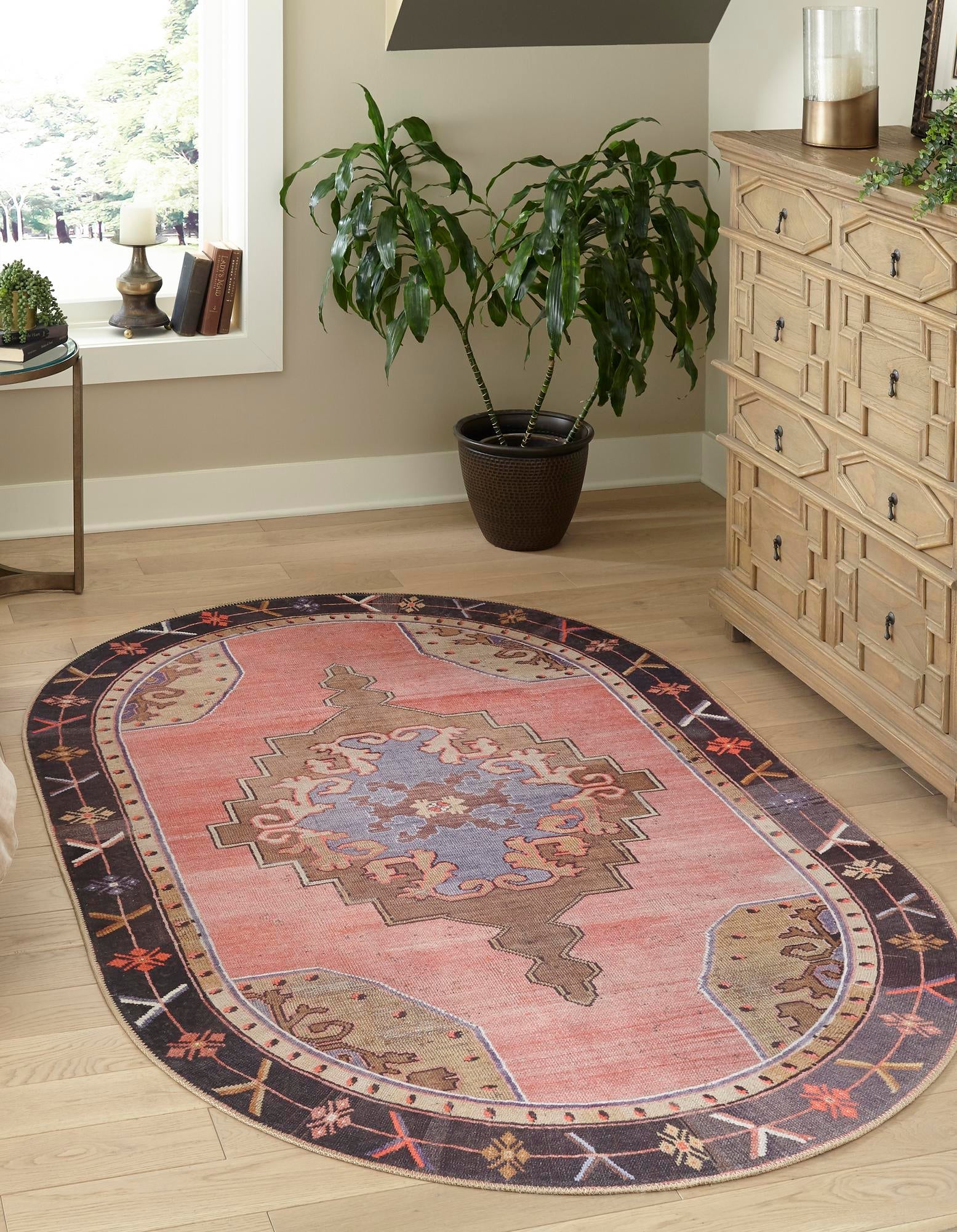 Heritage Elegance Collection Area Rug -  Winterthur (Pink)