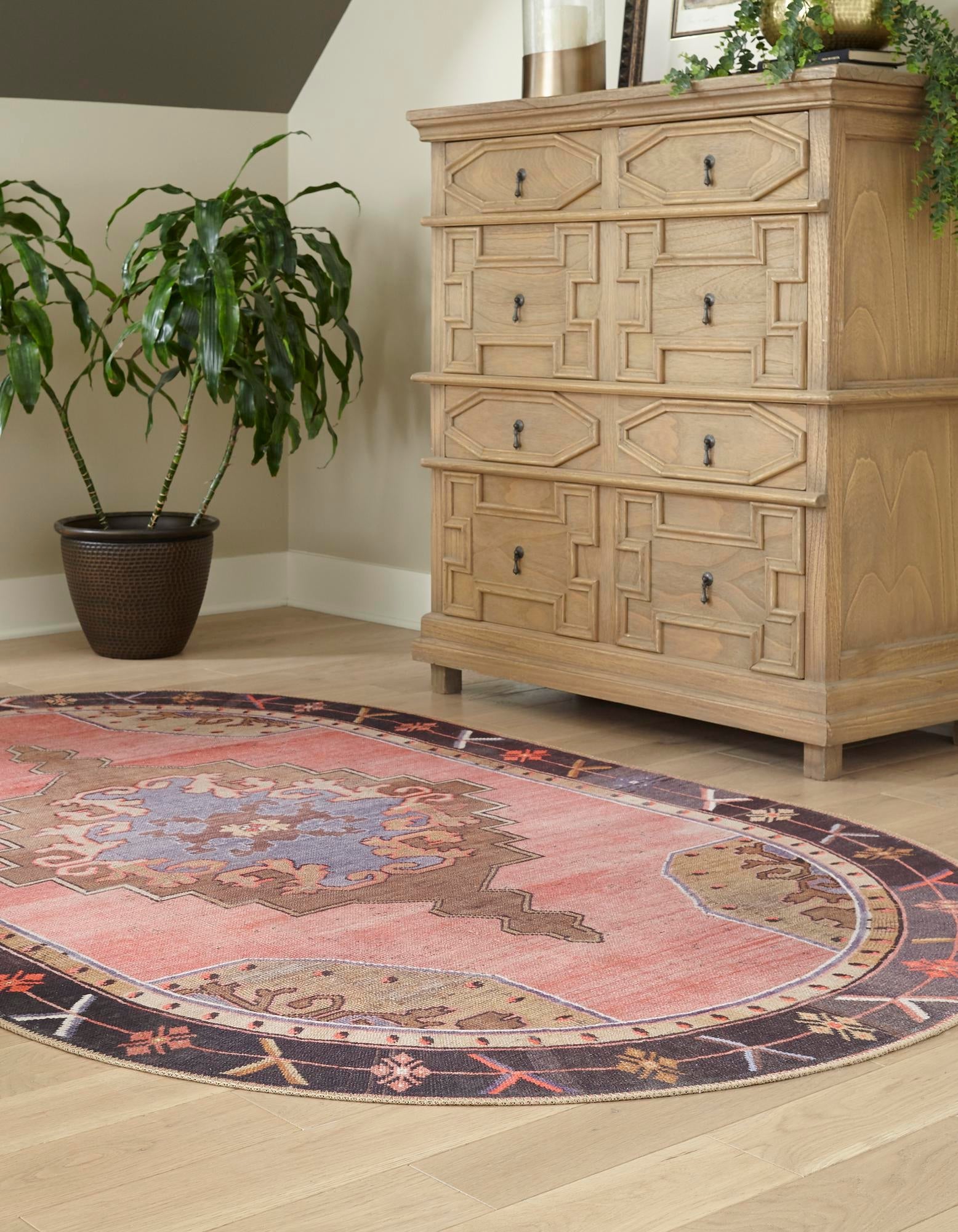 Heritage Elegance Collection Area Rug -  Winterthur (Pink)