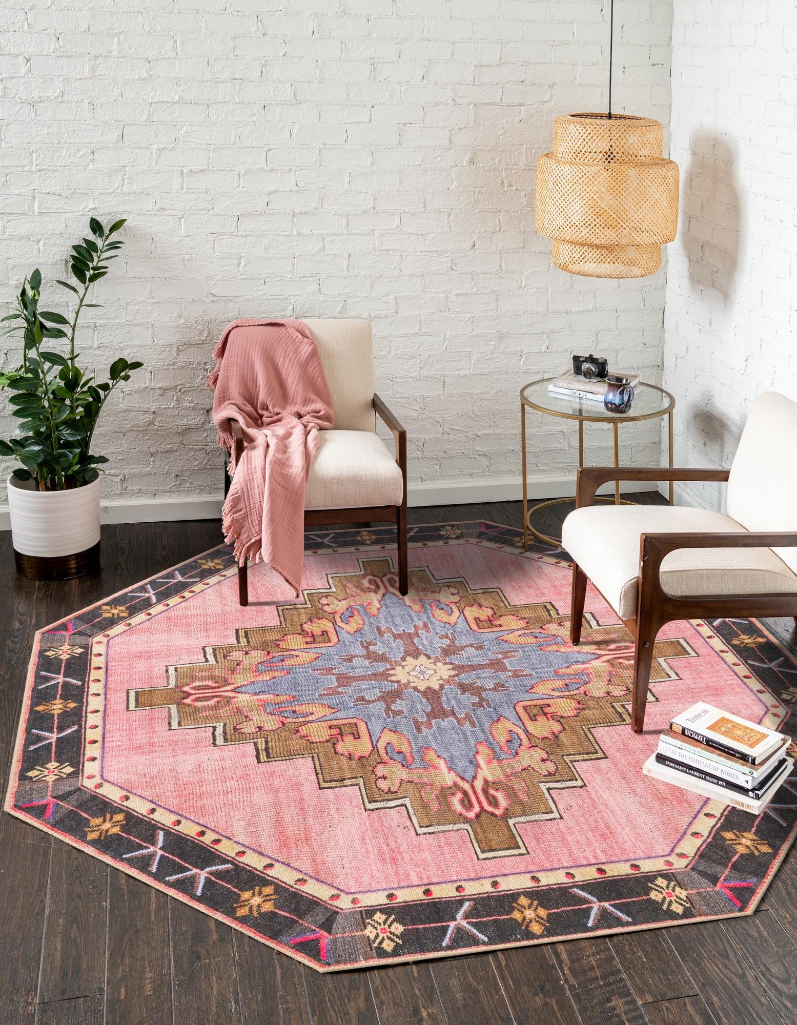 Heritage Elegance Collection Area Rug -  Winterthur (Pink)