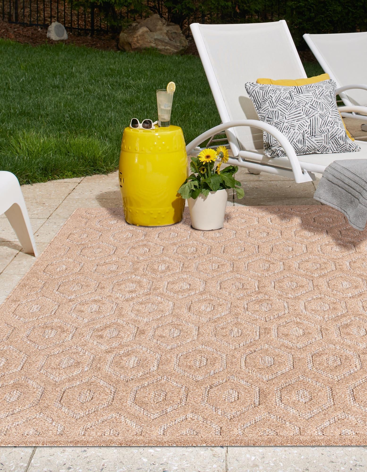 Garden Lattice Charm Collection Area Rug - Arbor (Beige)