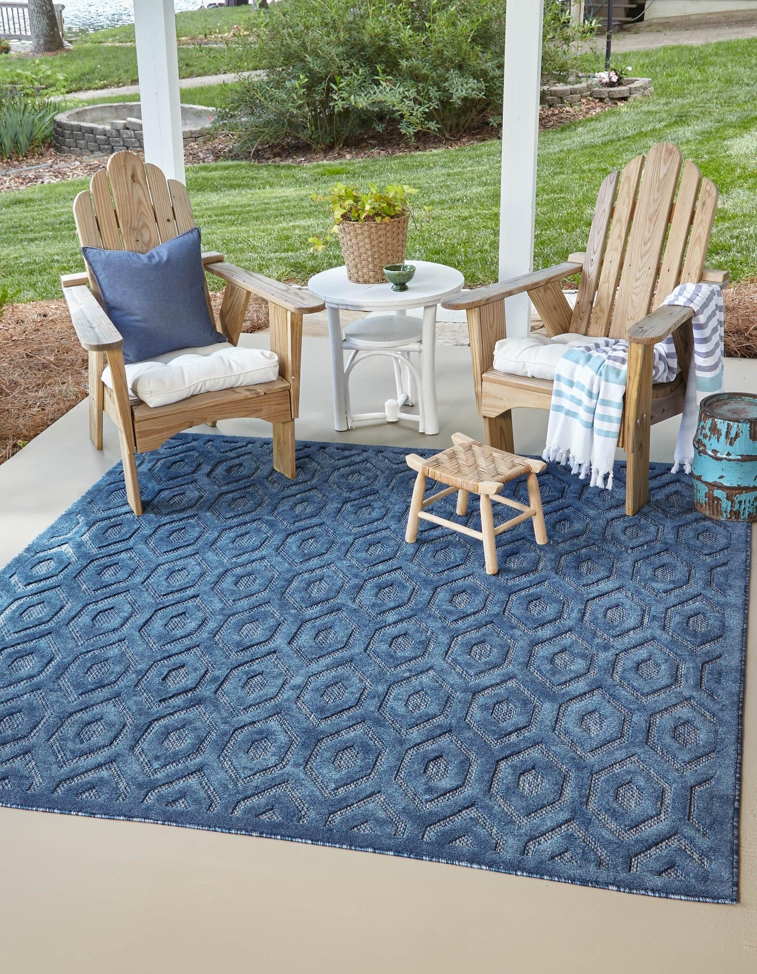 Garden Lattice Charm Collection Area Rug - Arbor (Navy Blue)