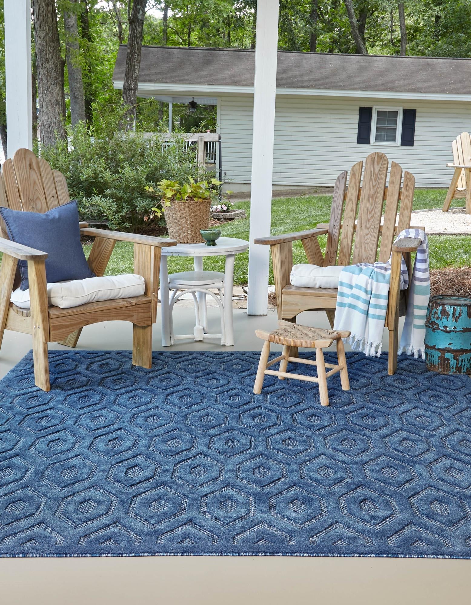 Garden Lattice Charm Collection Area Rug - Arbor (Navy Blue)