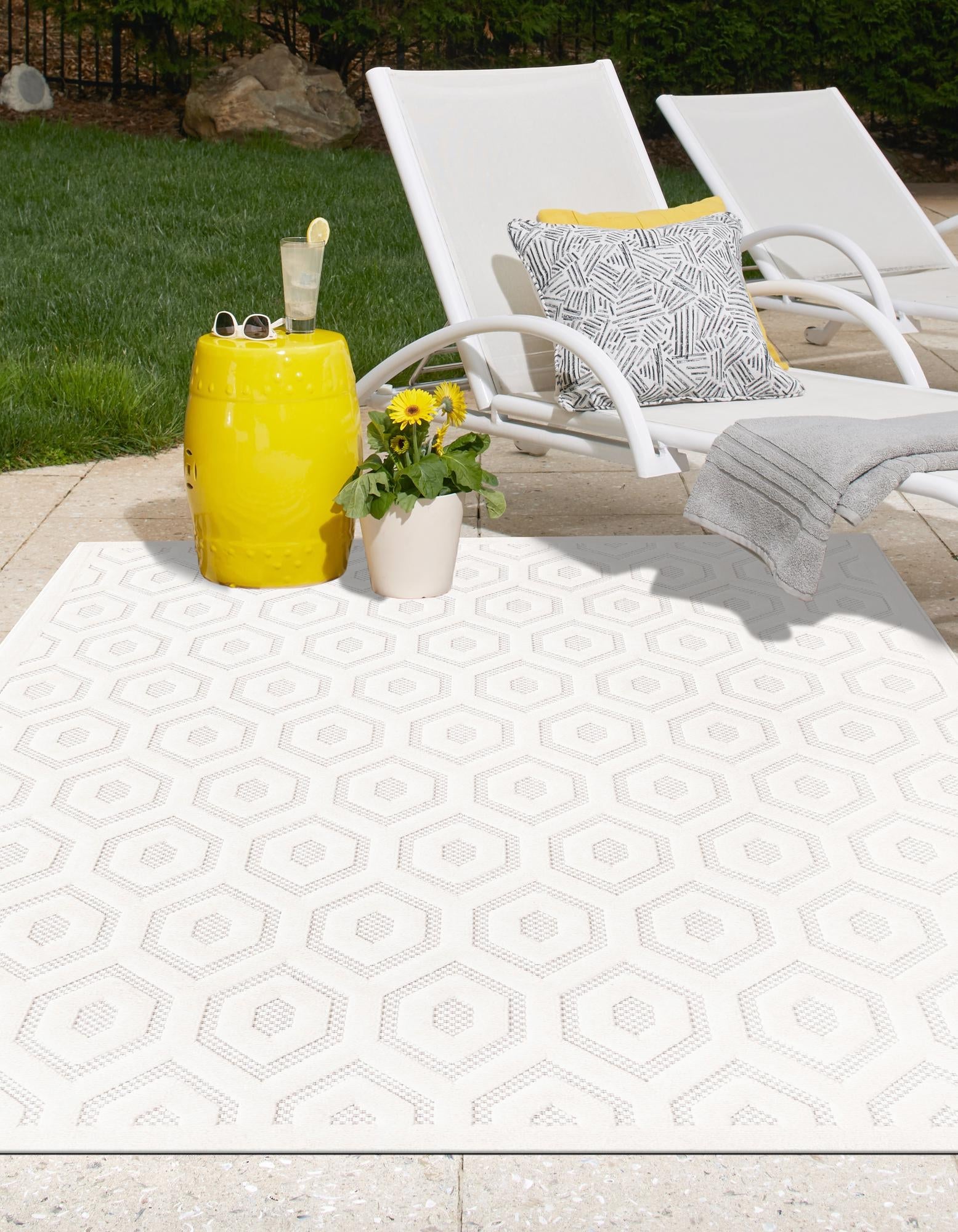 Garden Lattice Charm Collection Area Rug - Arbor (Ivory)