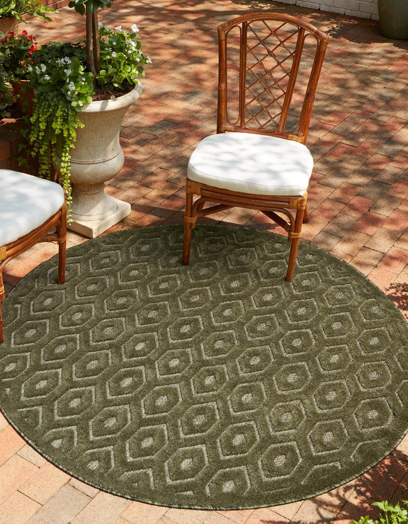 Garden Lattice Charm Collection Area Rug - Arbor (Green) Round Green  lifestyle 22