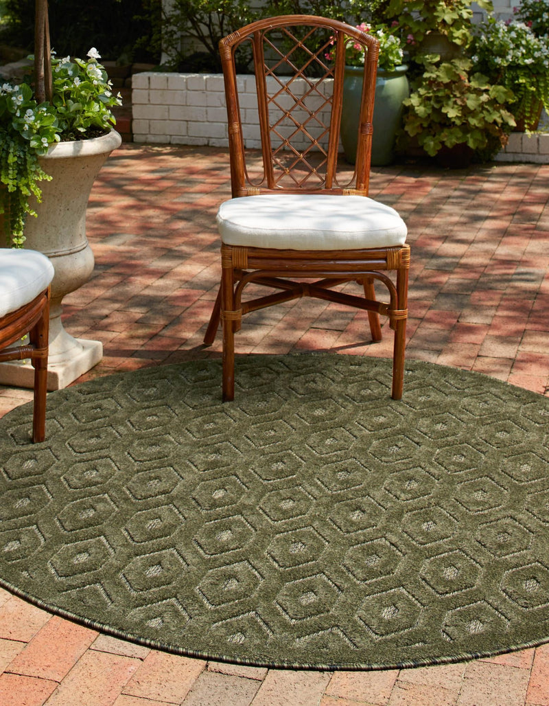 Garden Lattice Charm Collection Area Rug - Arbor (Green) Round Green  lifestyle 25