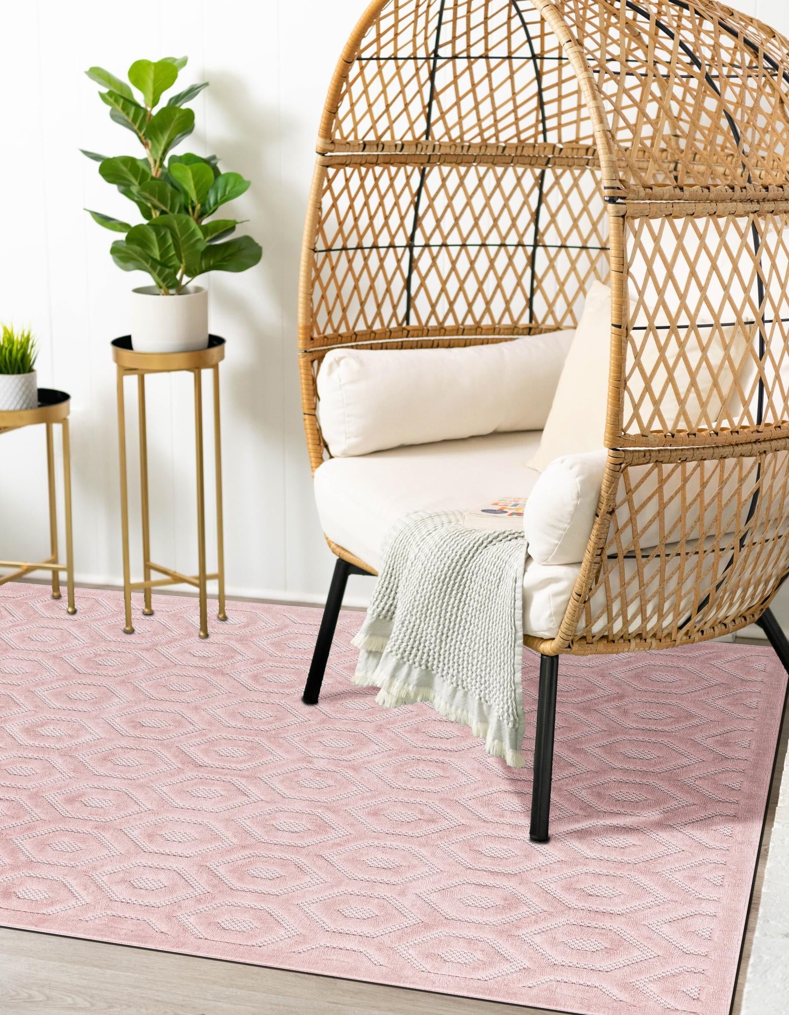 Garden Lattice Charm Collection Area Rug - Arbor (Pink)