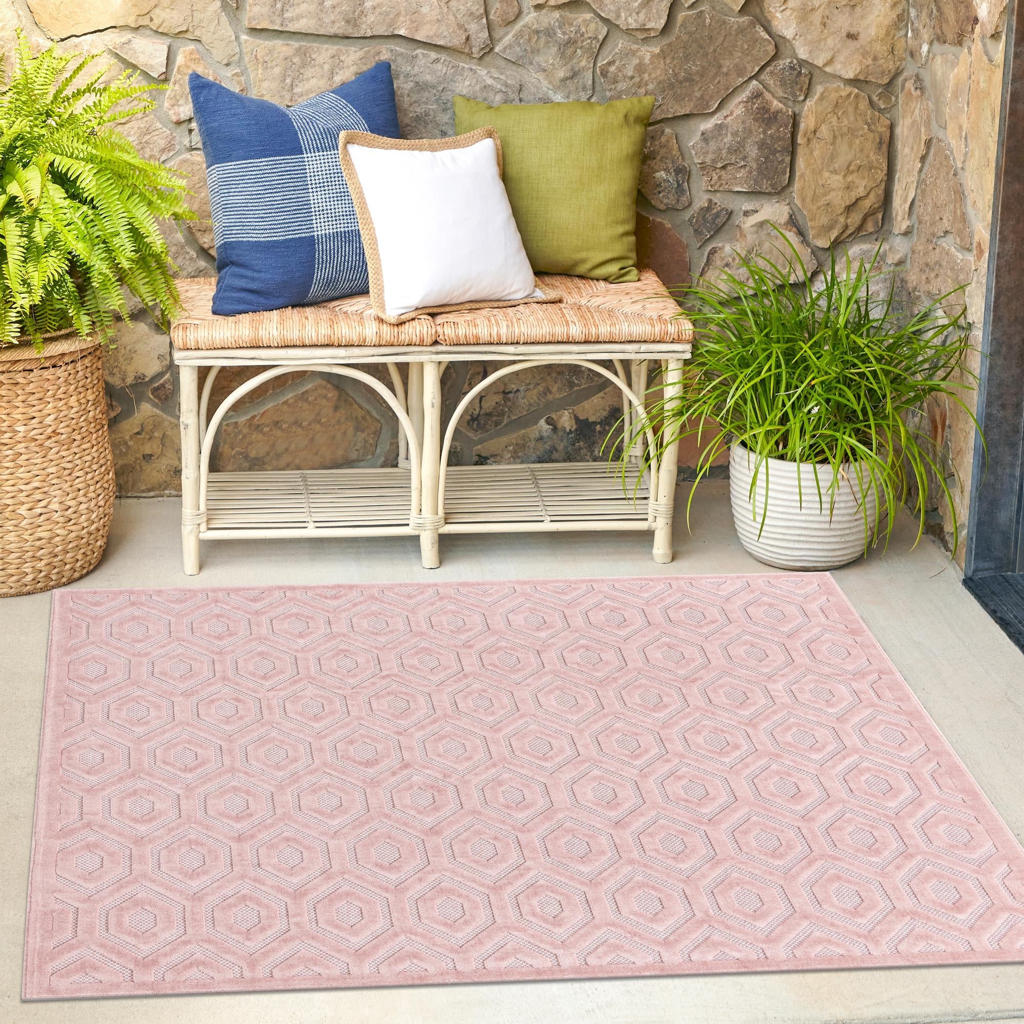 Garden Lattice Charm Collection Area Rug - Arbor (Pink)